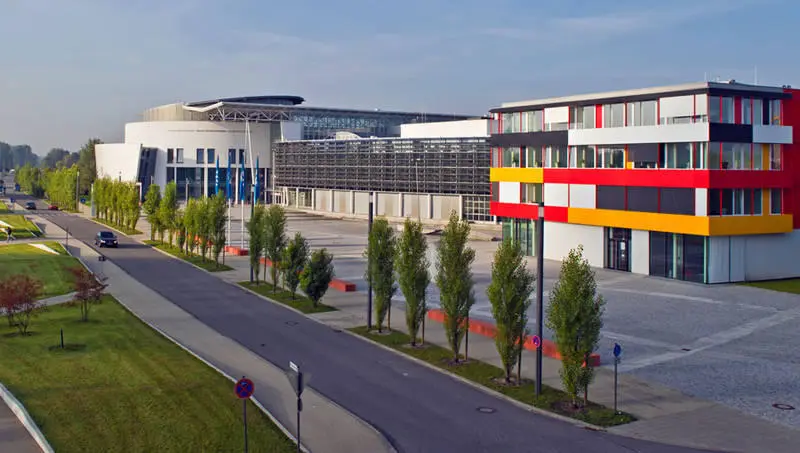 4.	Technische Universitaet Muenchen (TUM)